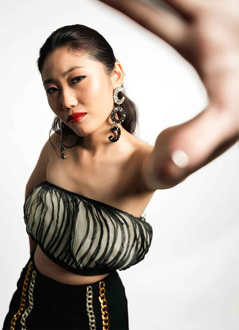 Eclipse Ruffle Co-Ord Set – Noir Contrast Chain Edit | VybTheory